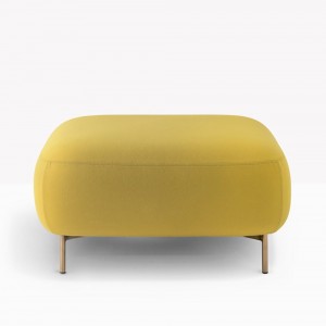 Pouf Buddy de Pedrali. Poufs tapizados de diseño. Poufs modernos para salón.