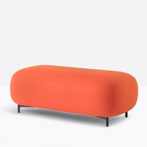 Pouf Buddy de Pedrali. Poufs tapizados de diseño. Poufs modernos para salón.