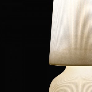 Lámpara grande para exteriores Colección Fade de Plust Collection.