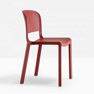 Silla Dome 260 de Pedrali. Sillas de diseño. Sillas de plástico para terrazas.