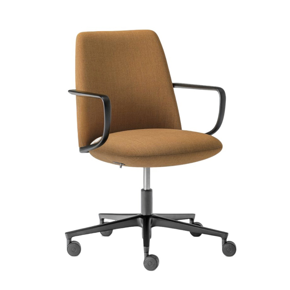Sillón ejecutivo Elinor 3755 de Pedrali. Sillones modernos para oficinas.