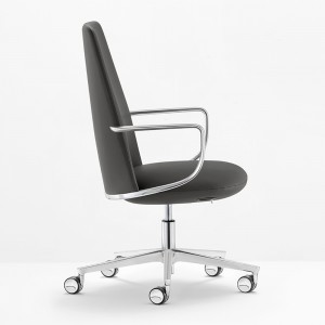 Sillón ejecutivo Elinor 3755 de Pedrali. Sillones modernos para oficinas.