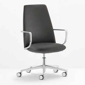 Sillón ejecutivo Elinor 3755 de Pedrali. Sillones modernos para oficinas.