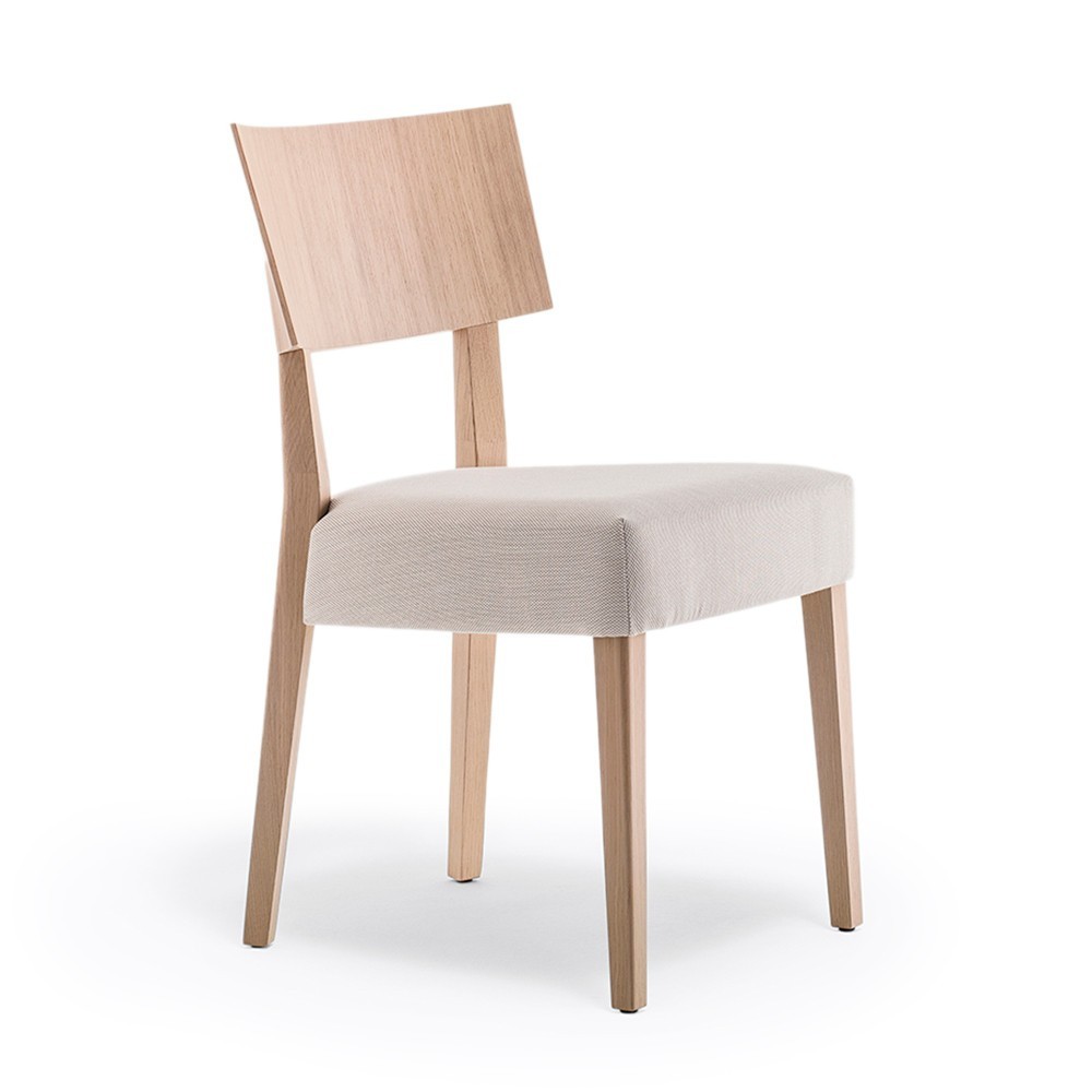 Silla Elle 452 de Pedrali. Sillas de diseño. Sillas tapizados para salón.