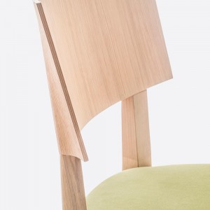 Silla Elle 452 de Pedrali. Sillas de diseño. Sillas tapizados para salón.