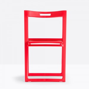 Silla Enjoy 460 de Pedrali. Sillas de diseño. Sillas plegables para terrazas.