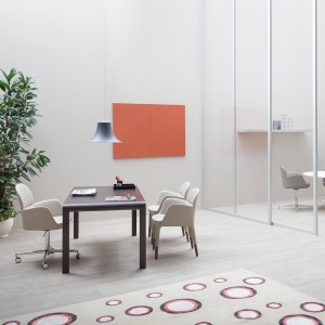 Sillón Ester 690 de Pedrali. Sillones modernos para hogar y contract.