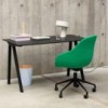 Silla AAC 155 de aluminio y polipropileno tapizada de Hay ideal para las oficinas.