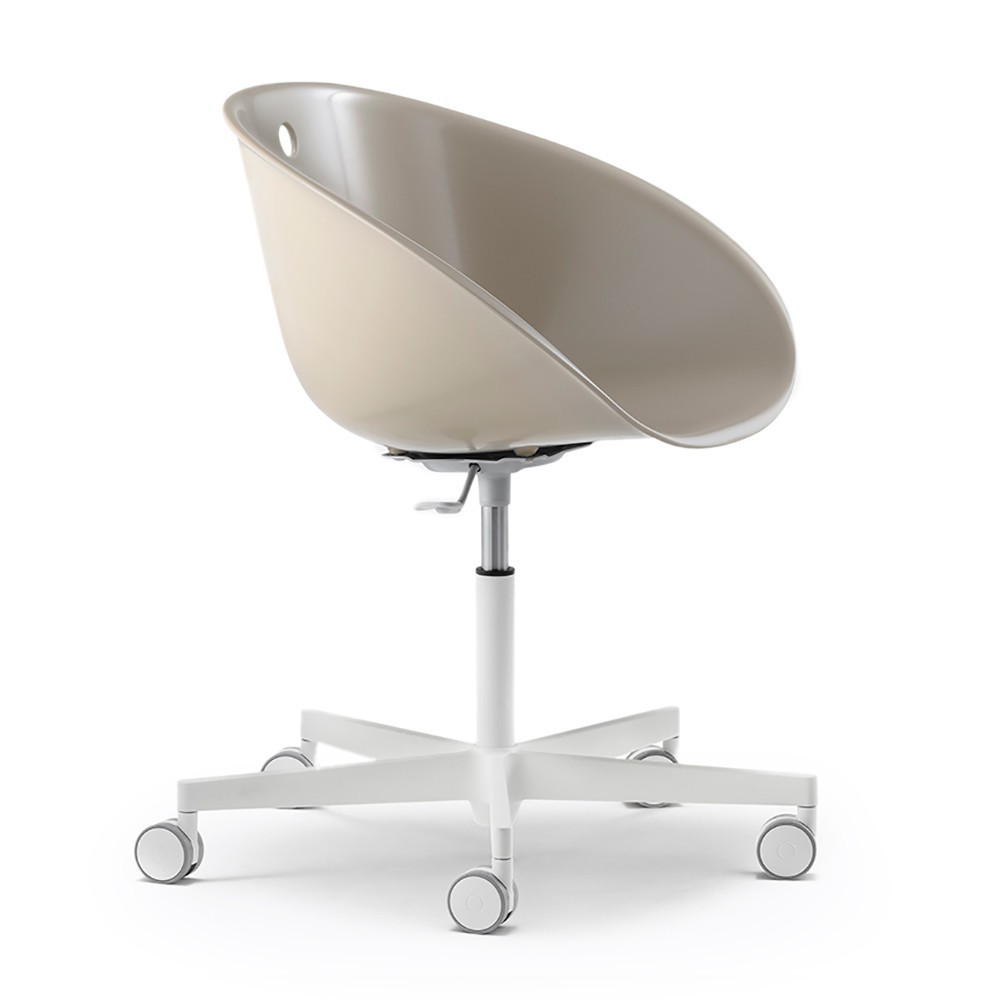 Sillón Gliss 960/2 de Pedrali. Sillas de diseño. Sillones con ruedas.