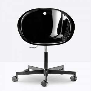 Sillón Gliss 960/2 de Pedrali. Sillas de diseño. Sillones con ruedas.