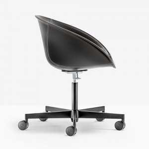 Sillón Gliss 966/2 de Pedrali. Sillas de diseño. Sillas giratorias con ruedas.