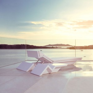 Tumbona Rest Reclinable de Diseño con Tecnología Interior Led | Vondom