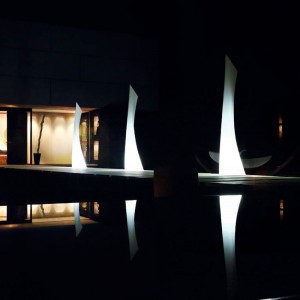 Lámpara pie Wing con Luz Led en el Interior y con Doble Pared | Vondom