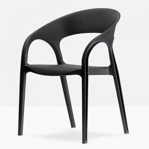Sillón Gossip 620/621 de Pedrali. Sillas de diseño. Sillas de plástico.