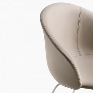 Sillón Grace 413 de Pedrali. Sillas de diseño. Sillas tapizadas para comedor.