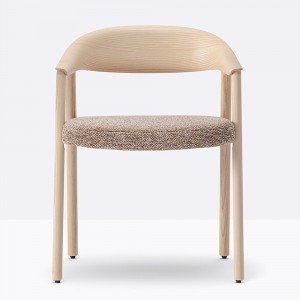 Sillón Héra 2865 de Pedrali. Sillas de diseño de madera con asiento tapizado.