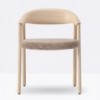 Sillón Héra 2865 de Pedrali. Sillas de diseño de madera con asiento tapizado.