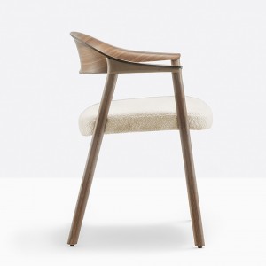 Sillón Héra 2865 de Pedrali. Sillas de diseño de madera con asiento tapizado.
