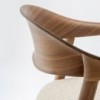 Sillón Héra 2865 de Pedrali. Sillas de diseño de madera con asiento tapizado.