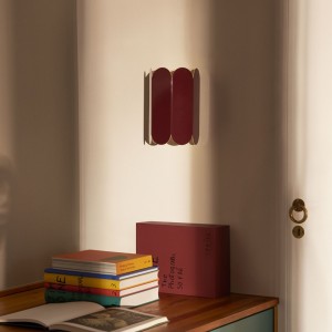 Aplique de pared Arcs sconce de HAY. Iluminación de diseño.