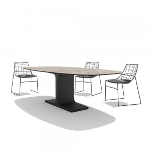 Silla Keyah de Sovet Italia. Sillas de metal para espacios exteriores.