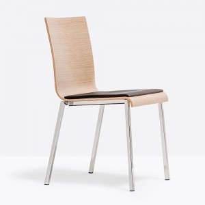 Silla Kuadra 1321 de Pedrali. Sillas de diseño. Sillas modernas contract.
