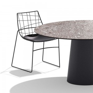 Silla Keyah de Sovet Italia. Sillas de metal para espacios exteriores.
