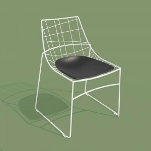 Silla Keyah de Sovet Italia. Sillas de metal para espacios exteriores.