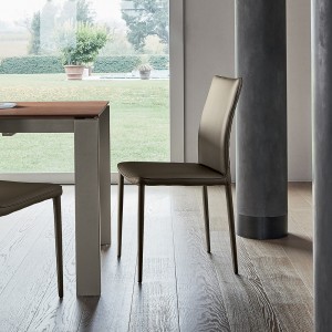 Silla Nata Flex Acero de Bontempi. Sillas de comedor de diseño contemporáneo.