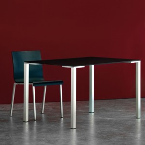 Silla Kuadra XL 2411 de Pedrali. Sillas de diseño. Sillas modernas de madera.