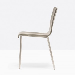 Silla Kuadra XL 2461 de Pedrali. Sillas de diseño. Sillas tapizadas contract.