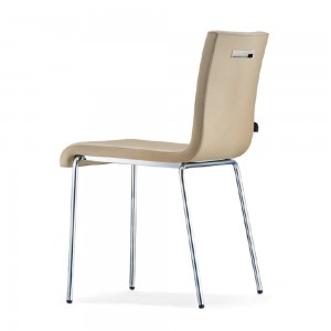 Silla Kuadra XL 2483/2493 de Pedrali. Sillas de diseño. Sillas tapizada en tela.