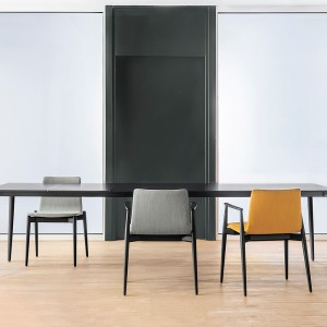 Silla Malmo 391 de Pedrali. Sillas de diseño. Sillas tapizadas contract.