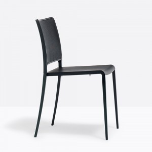 Silla Mya 701 de Pedrali. Sillas de diseño. Sillas modernas para espacios contract.
