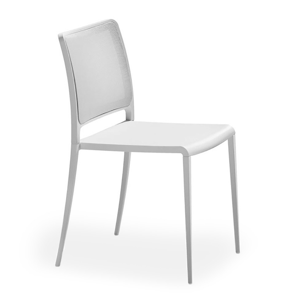 Silla Mya 701 de Pedrali. Sillas de diseño. Sillas modernas para espacios contract.