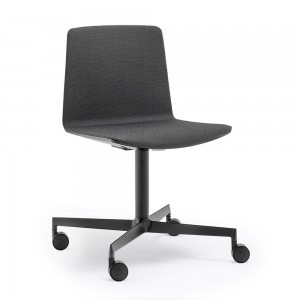 Silla Noa 727 de Pedrali. Sillas de diseño moderno. Sillas de oficina.