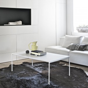 Mesa Auxiliar Diagonal Rectangular de Bontempi. Muebles modernos italianos.