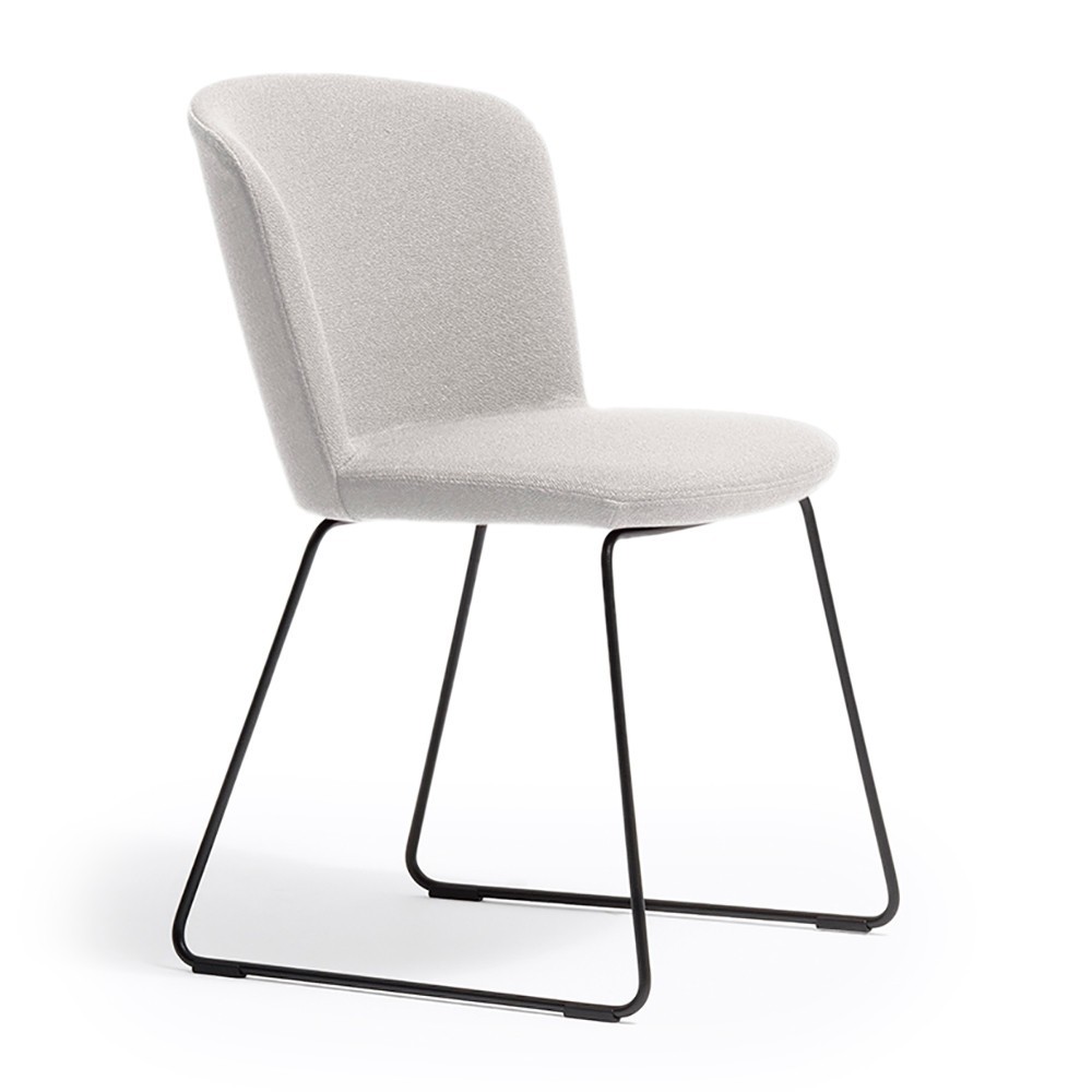 Silla Nym 2852/2882 de Pedrali. Sillas de diseño. Sillas tapizadas contract.