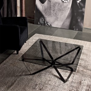 Mesa Auxiliar Loop de Bontempi. Mesas auxiliares modernas. Muebles de diseño italiano.