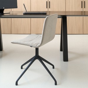 Silla Klip de Viccarbe. Mobilario de diseño moderno para contract. Tapizado