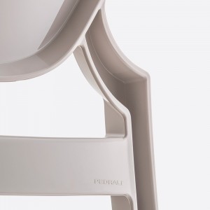 Silla Queen 650 de Pedrali. Sillas de diseño para exterior. Sillas de jardín.