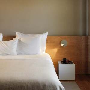 Lámpara aplique Dots de Vibia. Tienda online lámparas modernas para interior.