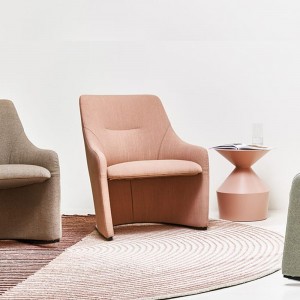 Butaca Nagi de Viccarbe. Butacas tapizadas modernas ideal para interiores.