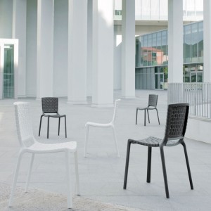 Silla Tatami 305 de Pedrali. Sillas de diseño. Silla de exterior modernas.