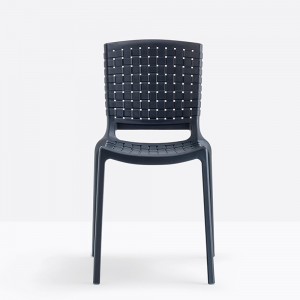 Silla Tatami 305 de Pedrali. Sillas de diseño. Silla de exterior modernas.