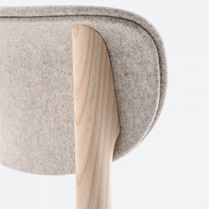 Silla Tivoli 2802/2801 de Pedrali. Sillas de diseño. Sillas tapizadas modernas.