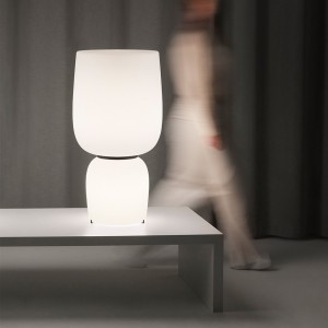 Lámpara sobremesa Ghost de Vibia. Diseño original de lámparas modernas.