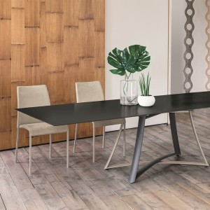 Mesa Big Bang de Ingenia. Mesas de cristal de diseño italiano para salón.