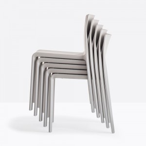 Silla Volt 670/673 de Pedrali. Sillas de diseño. Sillas modernas de exterior.