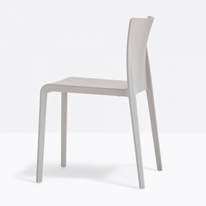 Silla Volt 670/673 de Pedrali. Sillas de diseño. Sillas modernas de exterior.